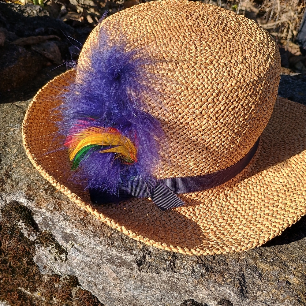 SUPER cute, Jiangsu, China straw hat w ribbon and feather accent, vintage hat
